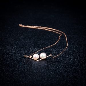 18k海水粉白珍珠吊坠