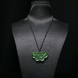 山料和田碧玉蝴蝶吊坠