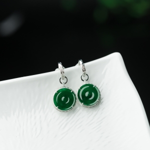 18K糯种翠绿翡翠平安扣耳钉