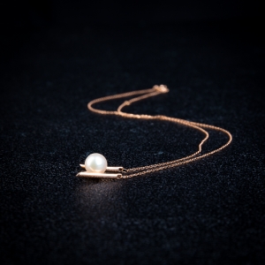 8.2mm18k海水粉白珍珠吊坠