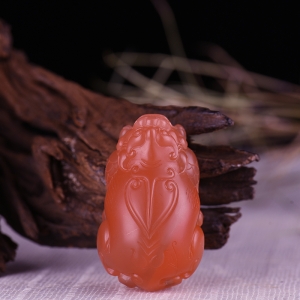 冰红南红貔貅吊坠