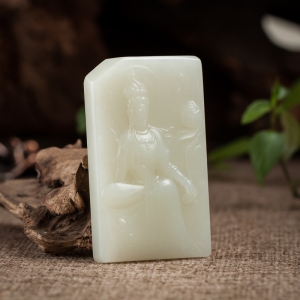 籽料和田白玉观音吊坠