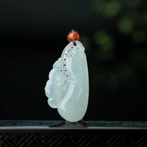 糯冰种翡翠福瓜吊坠