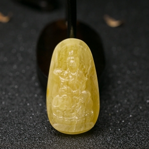 带皮鸡油黄蜜蜡普贤菩萨吊坠
