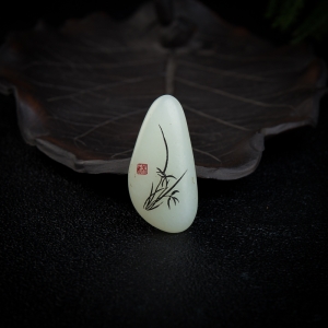 籽料和田白玉君子兰吊坠