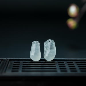 糯冰种翡翠福瓜吊坠