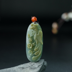 糯种俏色翡翠凤凰吊坠