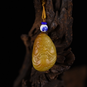 籽料和田玉黄沁钟馗吊坠