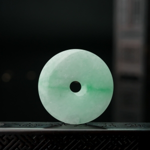 糯冰种飘翠翡翠平安扣吊坠