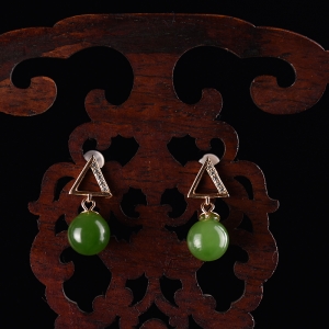 银镶锆石和田碧玉圆珠耳钉