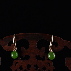 银镶和田碧玉圆珠耳坠
