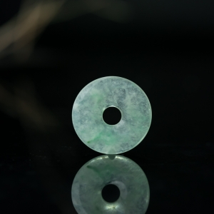 糯冰种飘翠翡翠平安扣吊坠