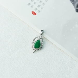 18K糯种翠绿翡翠水滴吊坠