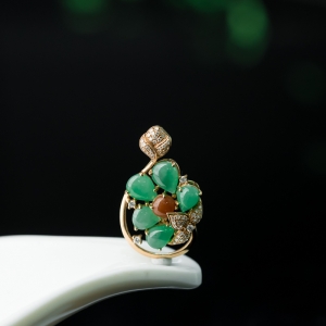 18K糯冰种翠绿翡翠吊坠