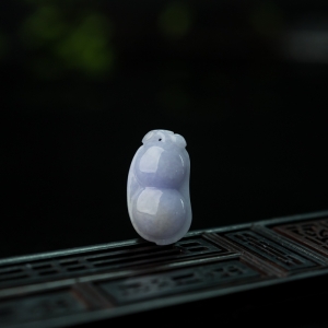 糯种紫罗兰翡翠福豆吊坠