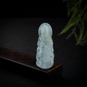糯冰种飘花翡翠观音吊坠