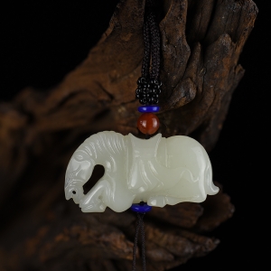 山料和田白玉唐马吊坠