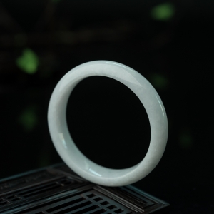 56.9mm糯种翡翠平安镯