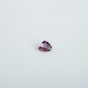 粉色杏仁状蓝宝石戒面