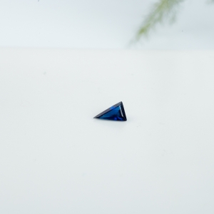 等腰三角形蓝宝石戒面