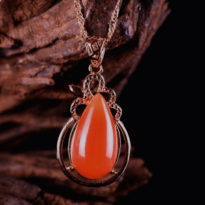 银镶锆石樱桃红南红吊坠