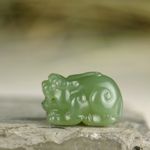 山料和田碧玉貔貅吊坠