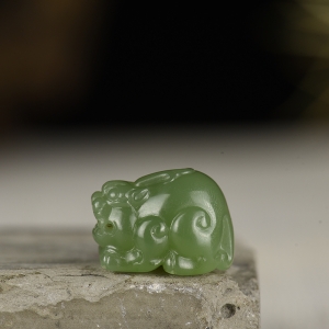 山料和田碧玉貔貅吊坠