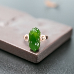 18K山料和田碧玉貔貅戒指