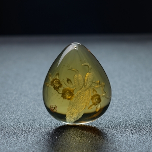 墨西哥蓝珀孔雀吊坠