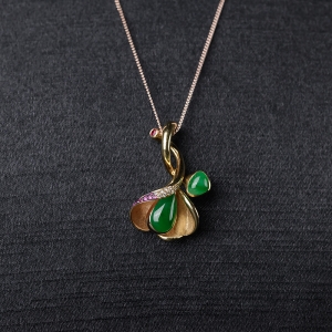 18K糯种翠色翡翠花吊坠