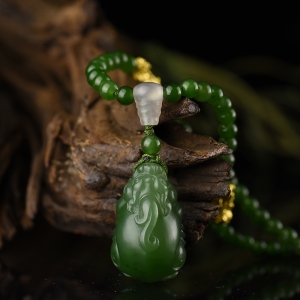 山料和田碧玉貔貅项链