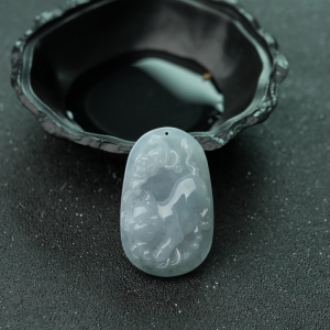 糯冰种翡翠亥猪吊坠