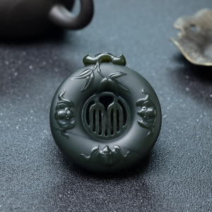 山料和田青玉祝福吊坠