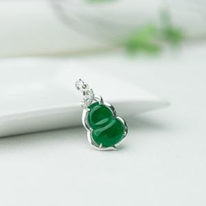 18K糯种翠绿翡翠福禄吊坠