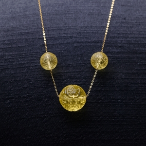 18K鸡油黄蜜蜡回纹珠项链