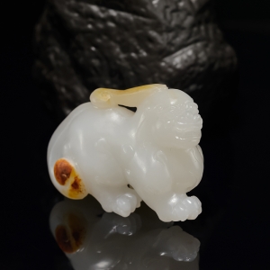 山料和田白玉貔貅摆件