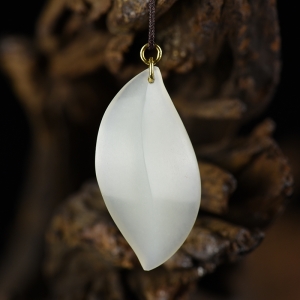 18k金镶籽料和田白玉金枝玉叶吊坠