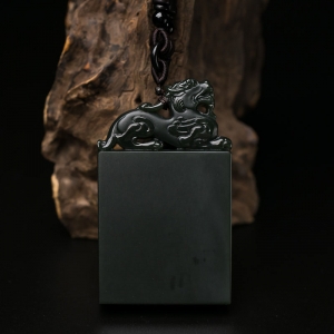 山料和田青玉貔貅吊坠