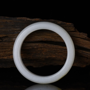 59.0mm山流水和田羊脂白玉扁镯