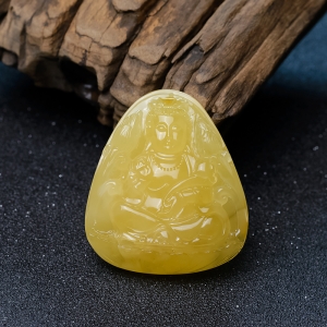 鸡油黄蜜蜡观音吊坠