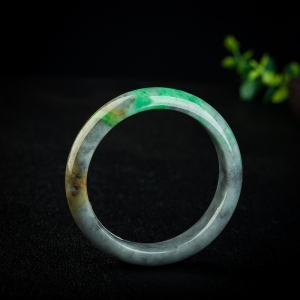 62mm豆种俏色翡翠手镯