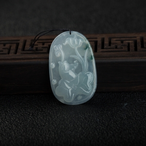 糯冰种飘花翡翠年年有余吊坠