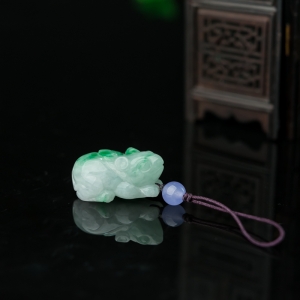 糯种飘翠翡翠福鼠挂饰
