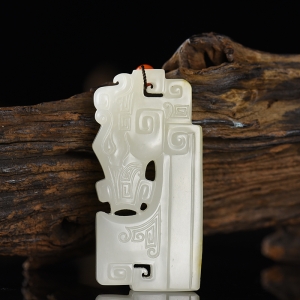 籽料和田白玉仿古马吊坠