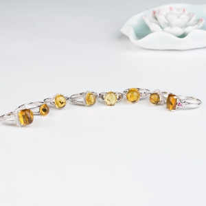 银镶琥珀戒指单件