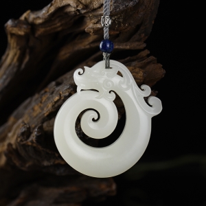 山流水料和田羊脂白龙吊坠