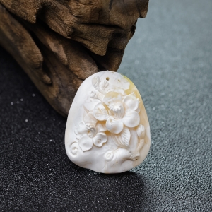 白蜜花开富贵吊坠