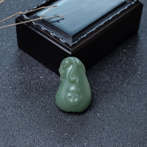 山料和田碧玉福瓜吊坠