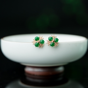 18K糯冰种翠绿翡翠耳钉