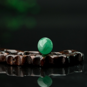 糯冰种飘翠翡翠戒面